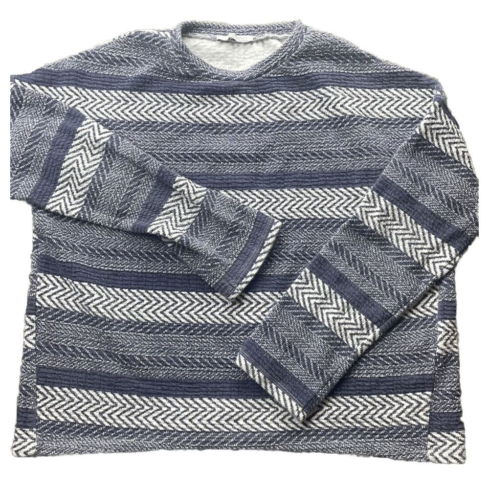 Zara Trafaluc‎ Women's Sweater Size Small Navy Blue and White Patterned